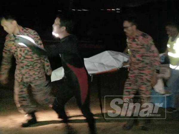 Mayat mangsa berjaya ditemui pasukan bomba. - Foto ihsan bomba