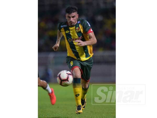 Fernando memastikan Kedah berjaya mengutip tiga mata selepas menang tipis ke atas Petaling Jaya City FC di Darul Aman sebentar tadi. - Foto AHMAD ZAKI OSMAN