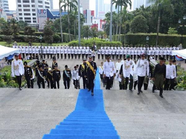 Sultan Johor Sedia Pantau Pentadbiran Kerajaan