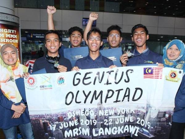 Muhammad Irfan Mohd. Nazri, Nur Hakimi Haque Nurul Haque dan Ahmad Ikmal Kasim memenangi Anugerah Perak menerusi kategori Inovasi Sains dalam dalam Pertandingan Genius Olympiad 2019 di Amerika Syarikat (AS) baru-baru ini.