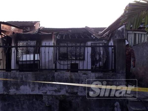 Rumah teres dua tingkat di Taman Maluri di sini terbakar 60 peratus awal pagi tadi.