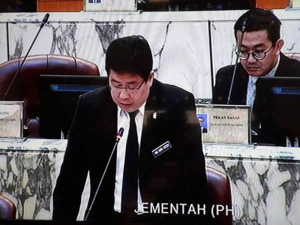 Chen Choon semasa persidangan Dewan Negeri Johor di Kota Iskandar, di sini hari ini.