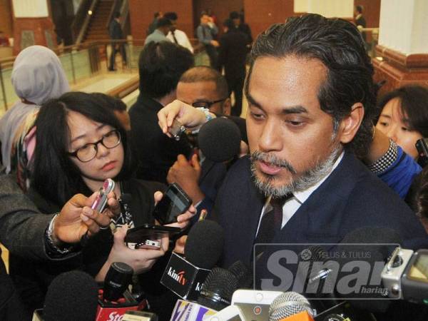 Ahli Parlimen Rembau, Khairy Jamaluddin ditemui media di Parlimen. FOTO ROSLI TALIB