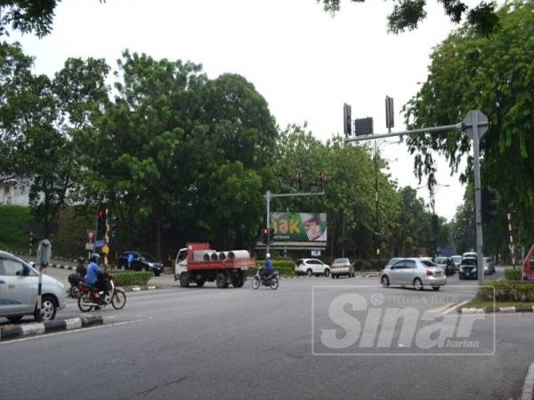 Lampu isyarat di Lebuh Ayer Keroh yang menggunakan teknologi SGW.