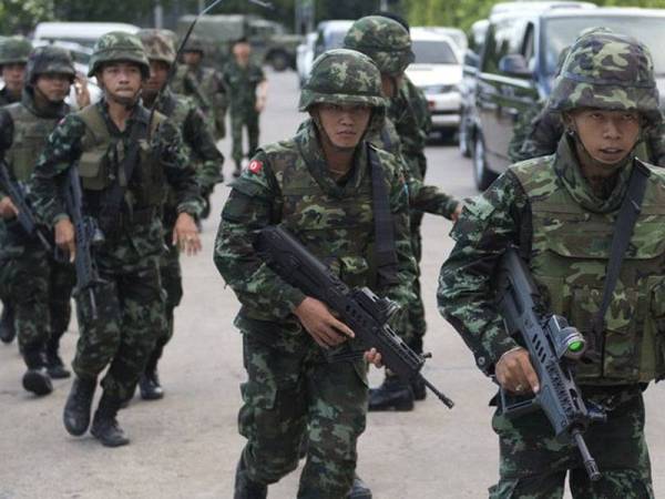 Tentera masih diberi kuasa untuk melakukan serbuan dan menahan suspek selama tujuh hari.