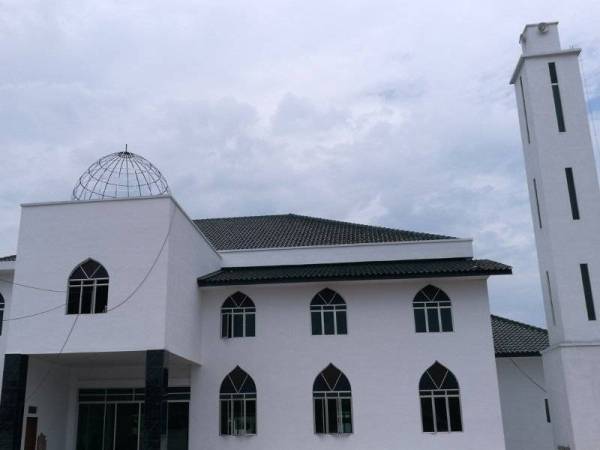 Masjid Jamek Pulai Sebatang hampir siap dibina hasil derma orang ramai sebanyak RM2 juta sejak dua tahun lalu,