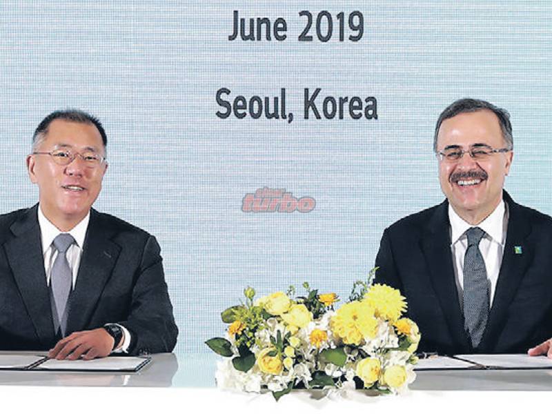 WAKIL Hyundai Motor dan Saudi Aramco menandatangani MoU baru-baru ini.