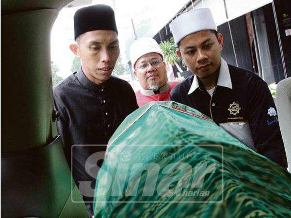  Tugas orang yang menguruskan jenazah begitu mulia di sisi agama kerana ia banyak disebutkan dalam hadis tentang fadilatnya. 