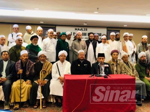 Antara ulama, da'i dan Ummah yang hadir pada Ijtimak Ulamak dan Daie Ummah di Kuala Lumpur semalam.