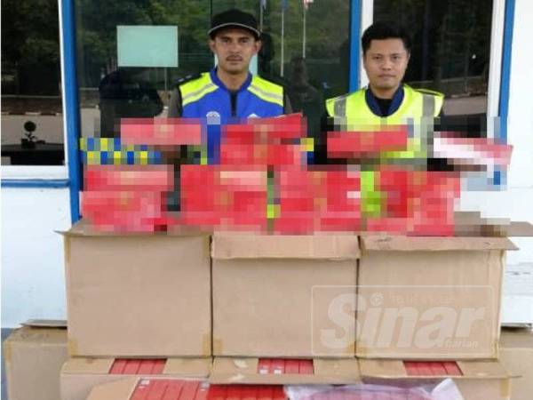 Rokok yang dirampas pasukan polis marin.