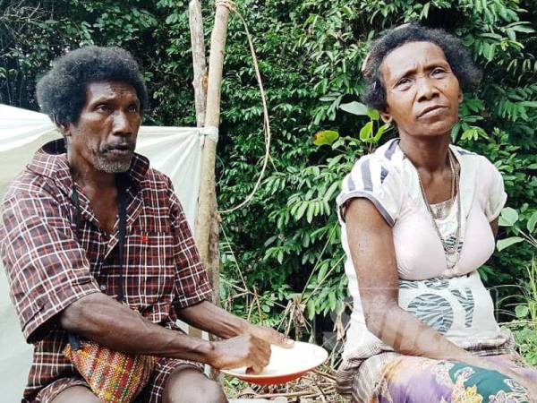 Sebelum ini, mereka makan nasi dengan ikan kering pemberian pengusaha lombong berhampiran.