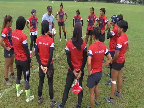 skuad ragbi wanita tujuh sepasukan - Foto Stadiumastro