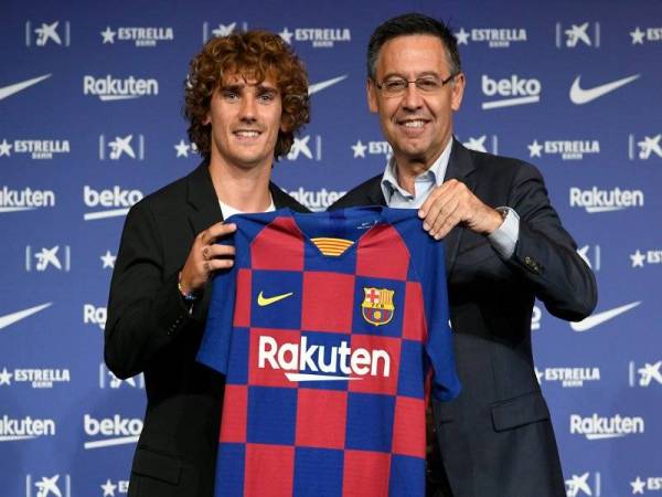 Bartomeu (kanan) menyifatkan Atletico tidak mempunyai bukti menuduh Barcelona mengadakan rundingan awal dengan Griezmann.