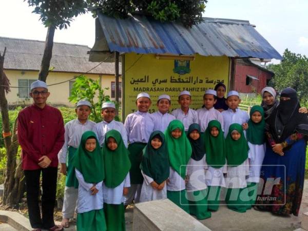 Pelajar Madrasah Darul Tahfiz Sri Al Ain, Kampung Kubu Gajah mungkin akan diserap ke cawangan berhampiran sekiranya tiada lokasi baharu dalam masa terdekat.