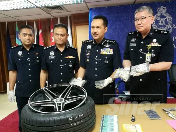 Dadah bernilai lebih RM72,000 yang disorok di dalam tayar gantian ditemui pihak polis.