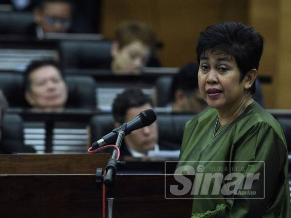 Gabenor BNM, Datuk Nor Shamsiah Mohd Yunus menyampaikan ucapan pada Pembentangan Ekonomi Malaysia Kini dan Masa Depan di Parlimen hari ini. - Foto Bernama