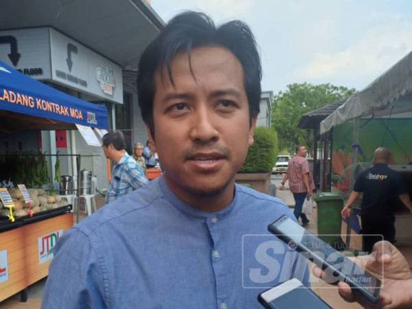 Najwan ketika menjawap pertanyaan pemberita pada sidang akhbar selepas Majlis Perasmian Program Jualan Terus Dari Ladang (JTDL) di SACC Mall, di sini petang tadi.