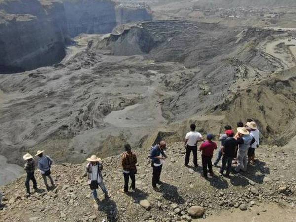 Bulan April lalu, lebih 50 orang maut susulan insiden tanah runtuh di lombong jed di kawasan Hpakant, negeri Kachin, Myanmar. -Foto AP