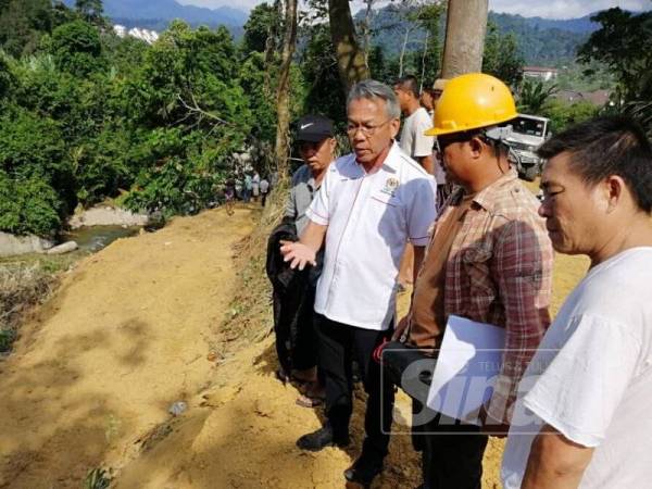 Wong Tack yang mengadakan pertemuan bersama syarikat tersebut bagi mendapat kepastian tentang aktiviti mereka yang dilakukan secara haram.