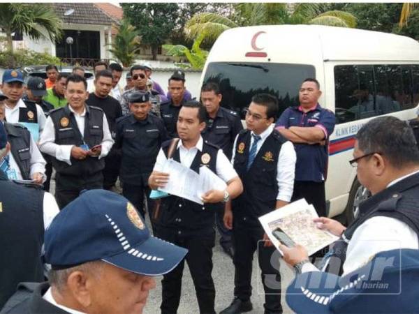 Operasi Banteras Aedes dijalankan di kawasan wabak di Kota Bharu melibatkan 60 anggota unit inspektorat dan penguatkuasaan termasuk PBT.