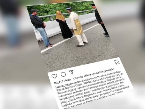 Al-Sultan Abdullah membantu mangsa kemalangan yang berlaku di jalan susur pintu utama Istana Negara ke Jalan Tuanku Abdul Halim pagi tadi.