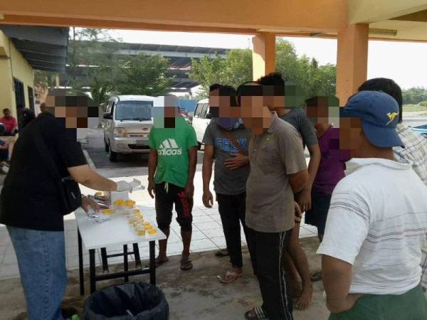 Operasi Cegah AADK menahan lapan lelaki positif methamphetamine.