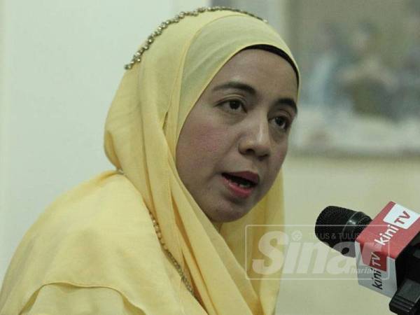 Dr. Asmah Razalli Ketua Wirawati PUTRA Malaysia memberi kenyataan media pada sidang media Khas Parti Putra Malaysia,Kuala Lumpur hari ini. -Foto Sinar Harian ZAHID IZZANI