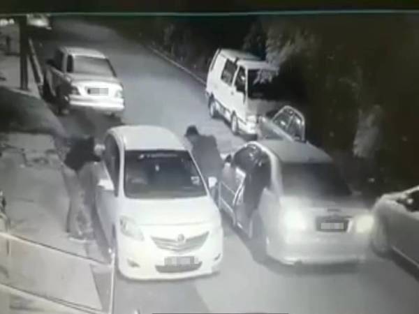 Rakaman CCTV yang memaparkan kejadian berkenaan.