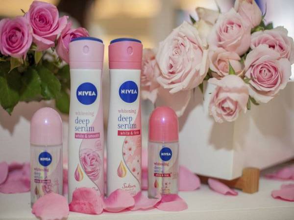 DEODORAN Nivea Whitening Deep Serum Hokkaido Rose 