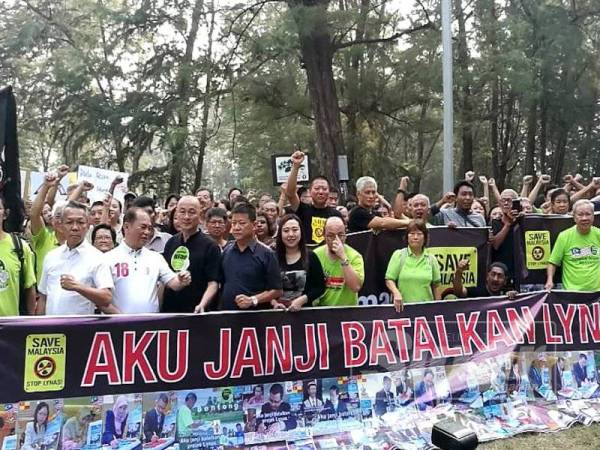 Himpunan Anti Lynas yang diadakan di Taman Gelora, pagi tadi hanya mendapat sokongan kecil kira-kira 200 orang yang sebelum ini penganjur menganggarkan 1000 hingga 2000 peserta yang hadir