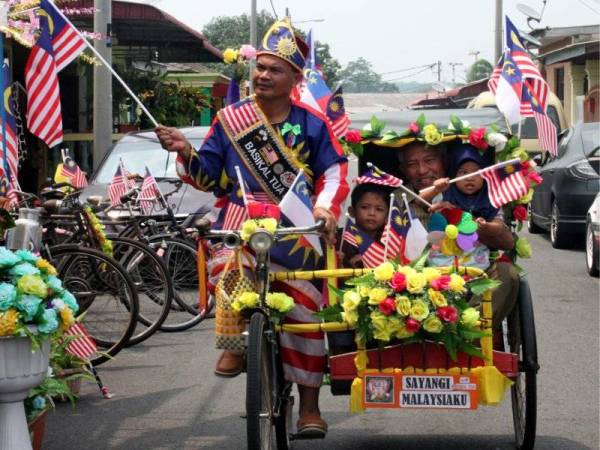 Menghias Basikal Merdeka Merdeka Dirai Dengan Kayuhan Basikal Si