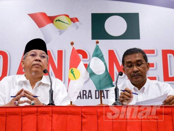 Annuar (kiri) bersama Takiyuddin dalam sidang media di Menara Datuk Onn hari ini. - Foto Sinar Harian