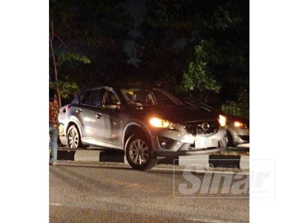 Kenderaan dipandu mangsa melanggar pembahagi jalan di laluan berkenaan.