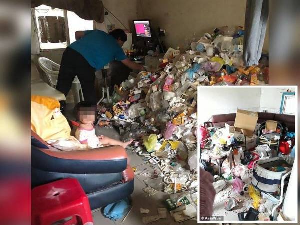 Dua beradik hidup di dalam rumah dipenuhi sampah sarap. - Daily Mail