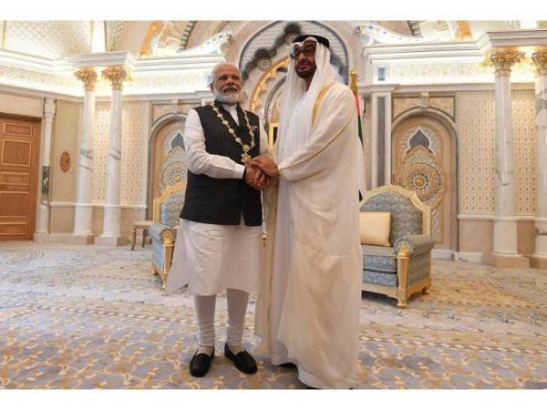 Penganugerahan 'Order of Zayed' itu menunjukkan kepentingan UAE di India yang juga pengguna minyak mentah ketiga terbesar di dunia.