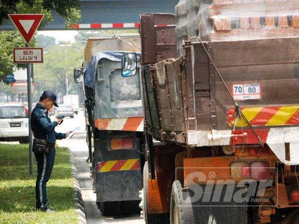 Mengotorkan jalan awam antara kesalahan dikesan dalam Ops Bersih Siri 27 semalam.