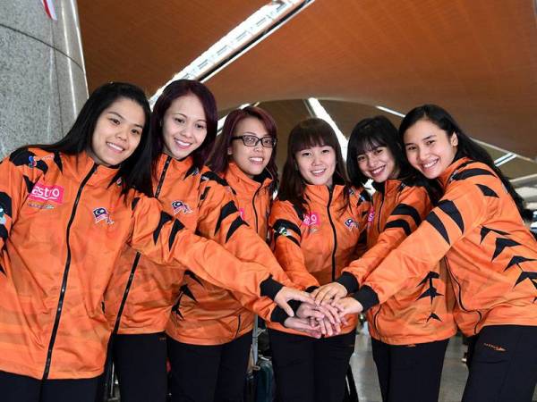 Skuad tenpin boling wanita negara - Foto BERNAMA