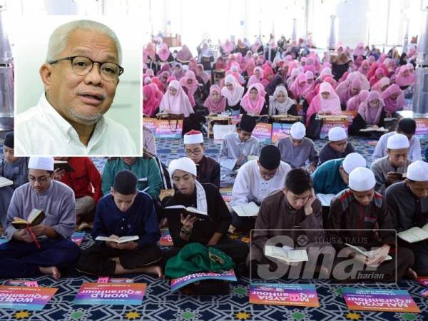 Umat Islam tidak melepaskan peluang mentadabbur al-Quran ketika berlangsungnya Malaysia #QuranHour Masjid Sultan Salahudin Abdul Aziz Shah di Shah Alam, Selangor pada 2017. (Gambar kecil, Datuk Dr Hussamuddin Yaacub)