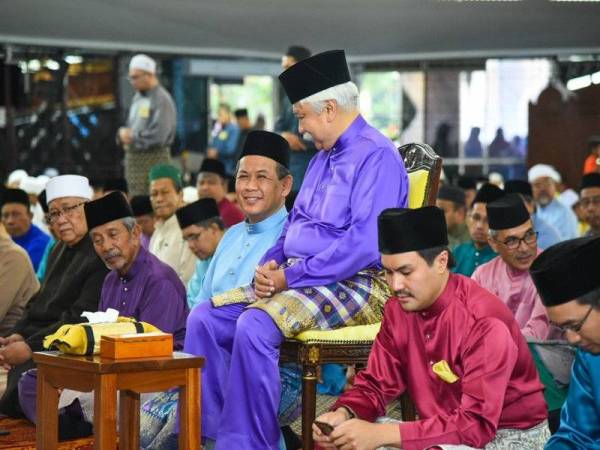 Tuanku Muhriz berkenan mencemar duli ke majlis berkenaan yang turut dihadiri Aminuddin.