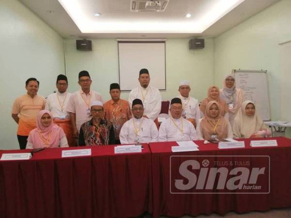 Barisan AJK Baharu Amanah Kawasan Seremban penggal 2019-2022. Turut kelihatan Suhaimi Kasim (tiga dari kiri).