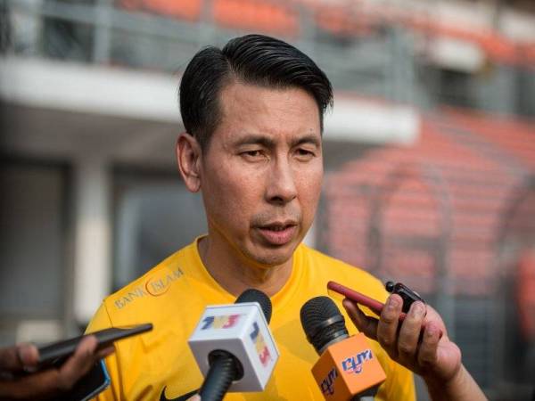 Ketua jurulatih pasukan kebangsaan Tan Cheng Hoe menjawab pertanyaan media pada sesi latihan skuad Harimau Malaya sebagai persediaan menghadapi pusingan kelayakan kedua Piala Dunia 2022 dan Piala Asia 2023 hari ini. - Foto Bernama