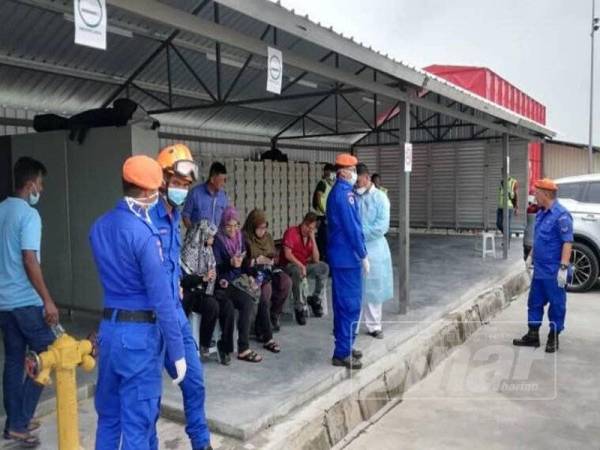 Keadaan luar kilang pemprosesan ayam itu setelah berlaku insiden kebocoran gas ammonia.