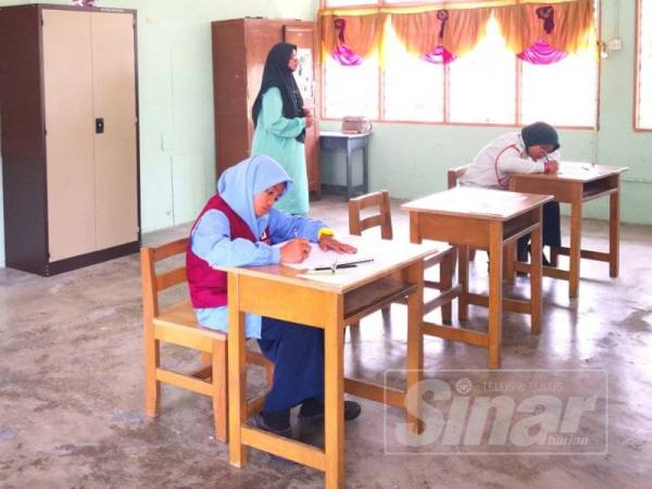 Dua calon SK Tanjong Jawa menduduki UPSR yang bermula di sini hari ini.