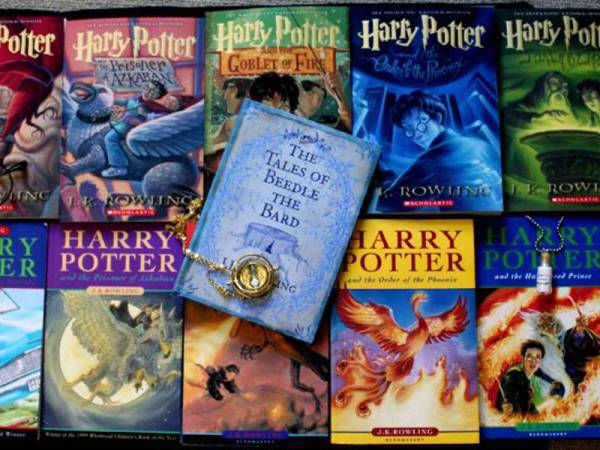 Mantera yang terdapat dalam siri novel Harry Potter itu didakwa berisiko memanggil roh jahat.
