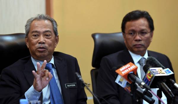 Muhyiddin pada sidang media selepas mempengerusikan mesyuarat jawatankuasa induk bersama Ketua Menteri Sabah Datuk Seri Mohd Shafie Apdal di sini, hari ini. -Foto Bernama