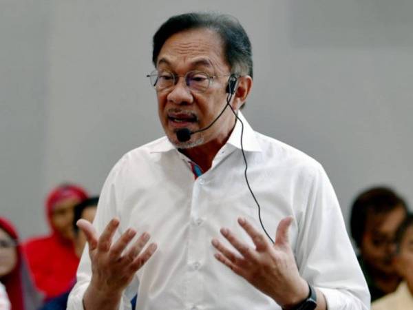 Anwar menegaskan penggunaan konotasi perkauman tidak sihat dalam negara majmuk seperti Malaysia.