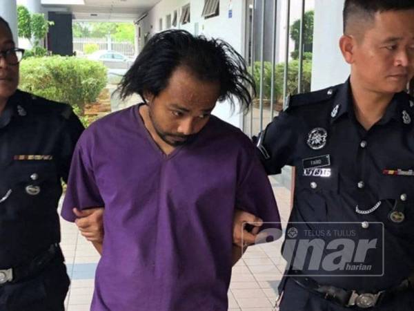 Mohd Firdaus didenda RM2,000 oleh Mahkamah Majistret selepas mengaku bersalah mencuri lima pasang kasut berjenama, dua tahun lalu.