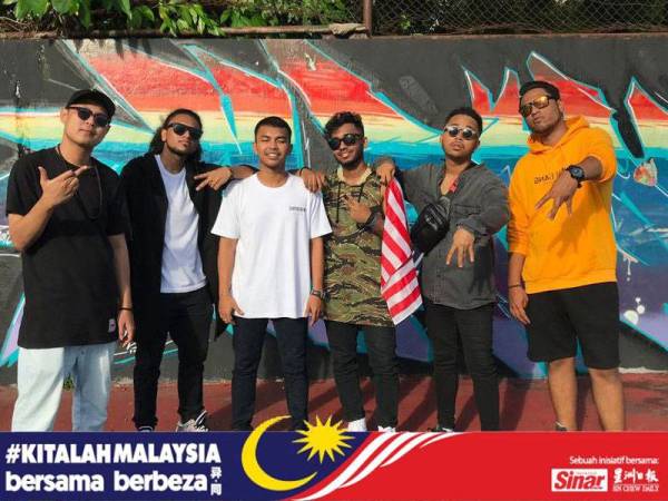 Kejayaan Arvind Raj, Prem Darsha dan Sri Sidhartha turut dibantu rakan-rakan pemuzik Melayu.