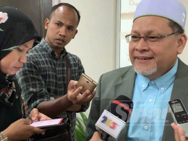 Mohd Amar ditemui pemberita selepas Mesyuarat Exco Kerajaan Negeri di Majlis Daerah Tanah Merah hari ini.