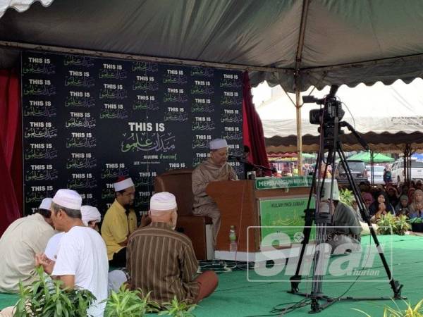 Mohd Amar ketika menyampaikan kuliah mingguan di Medan Ilmu hari ini.